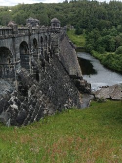 Lake Vyrnwy Dam 004.jpg