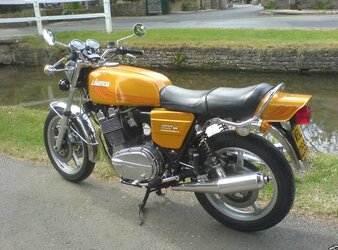 Gold Laverda 1200 2.jpg Gold Laverda 1200 2.jpg