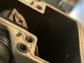 Mikuni Screw.jpg