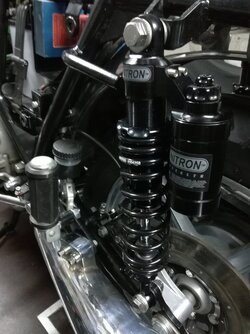 Rear-shocks_14.jpg