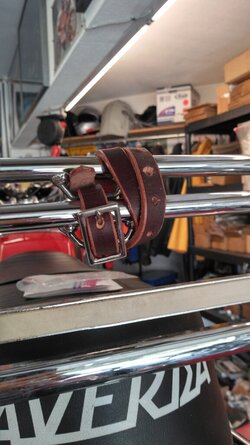 Lav Parcel Rack Strap 2.JPG Lav Parcel Rack Strap 2.JPG