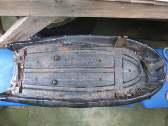 3C seat base.jpg