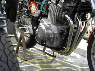 1974 racer motor forfra.jpg