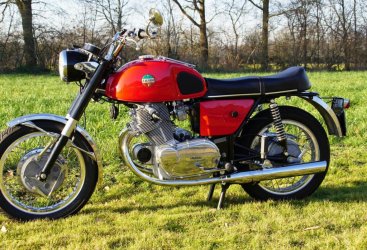 Laverda 750 GT 1969_1.jpeg
