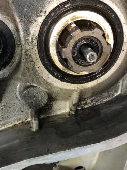 Mainshaft output leak.jpg Mainshaft output leak.jpg