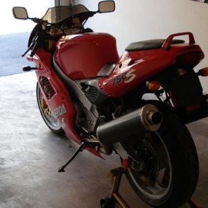 red 2000 750s sport  - ultra rare in the US