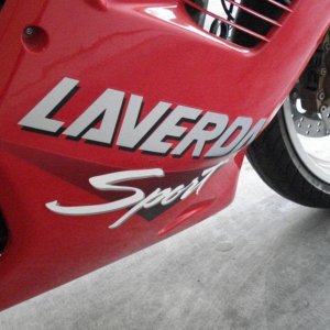 red 2000 750s sport  - ultra rare in the US