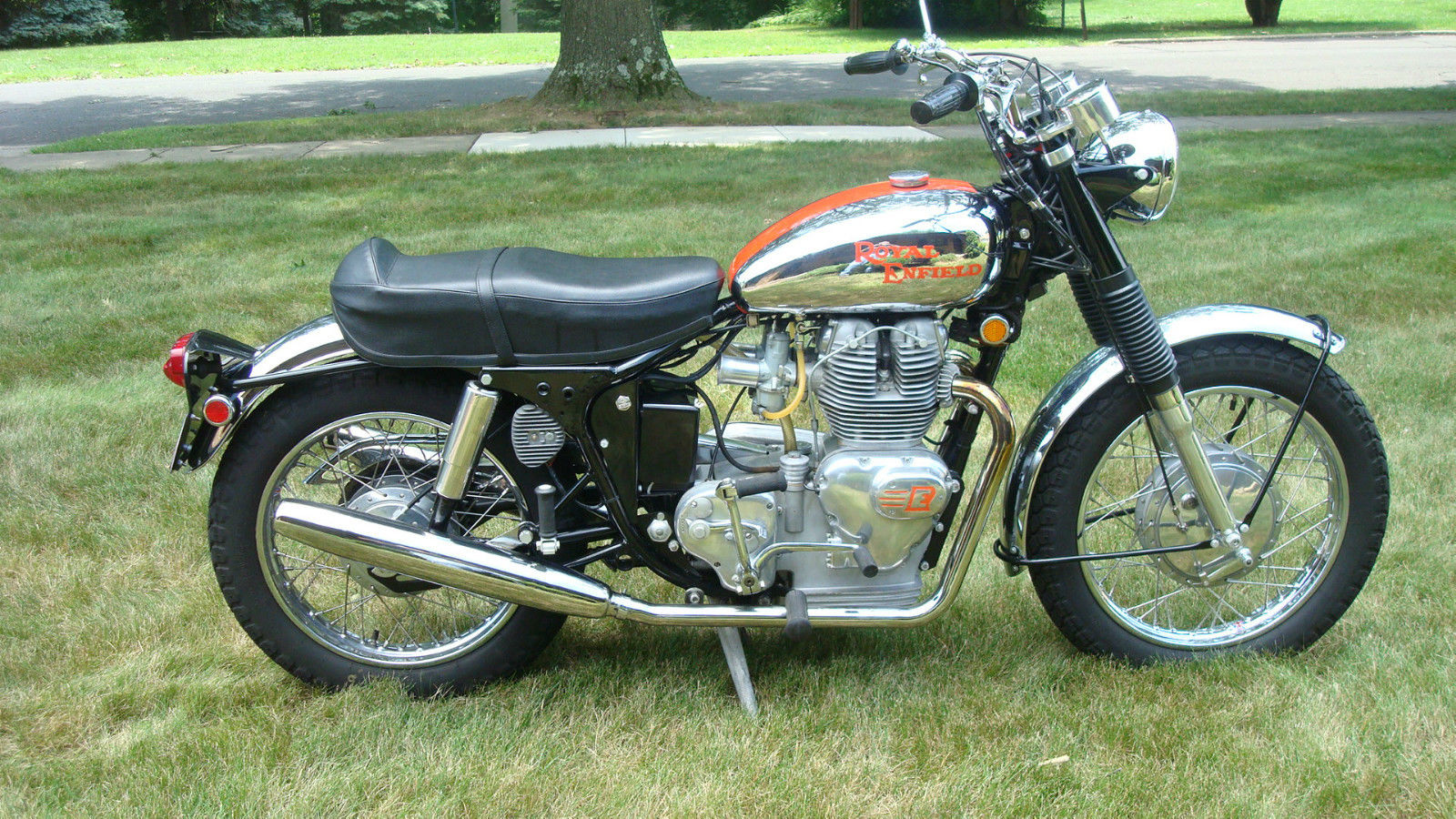 Royal-Enfield-Interceptor-Right-Side.jpg