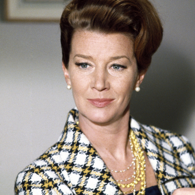 moneypenny2.jpg